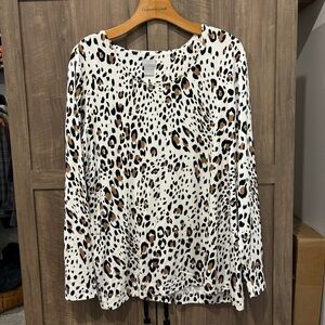 Chico’s 3 (XL) Top Stretch Jersey Knit Long Sleeve Leopard Print Shirt